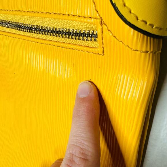 Unbranded Women's Sunshine Yellow Multiple Zipper Shoulder Straps Bag Size OS - Picture 5 of 13